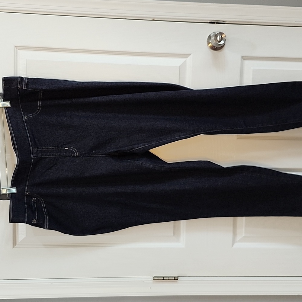 Amazon essentials leggings, size 24
